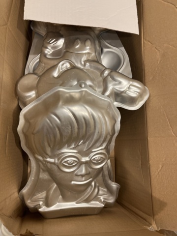 990156-3 Cake-making accessories / Balloons, disposable products, etc