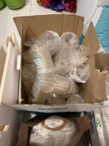 990156-13 Cake-making accessories / Balloons, disposable products, etc