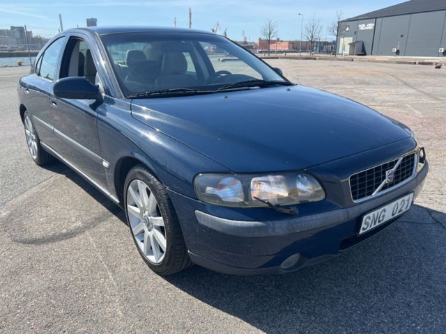 980442-7 Volvo S60 2.4 - 2001
