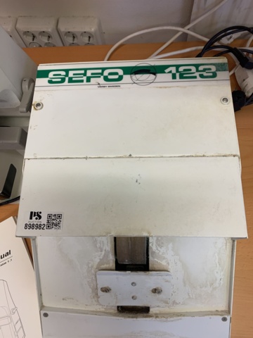 898982-6 Auto-Lensmeter and SEFO 123 hand grinder