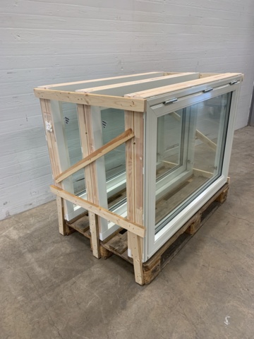 1016322-2 3 windows overhung Holsby windows, 12-9