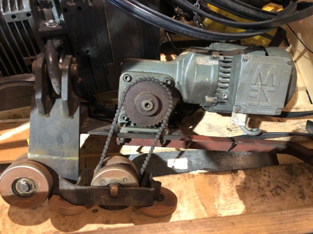 1016330-9 Puominosturi x 2 (250kg ja 125kg, myydään osiksi)