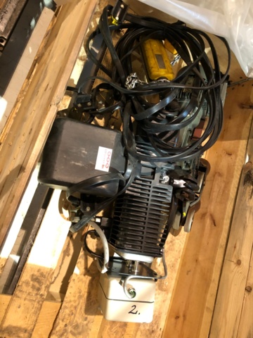 1016330-10 Puominosturi x 2 (250kg ja 125kg, myydään osiksi)