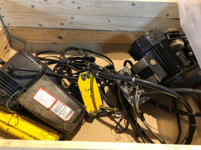 1016330-14 Puominosturi x 2 (250kg ja 125kg, myydään osiksi)