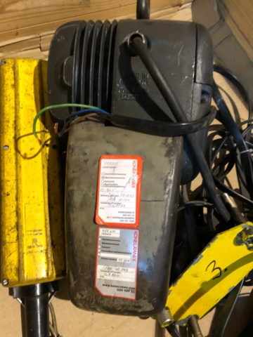 1016330-16 Puominosturi x 2 (250kg ja 125kg, myydään osiksi)