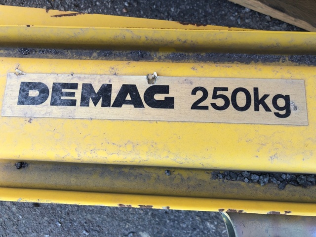 1016330-21 Puominosturi x 2 (250kg ja 125kg, myydään osiksi)