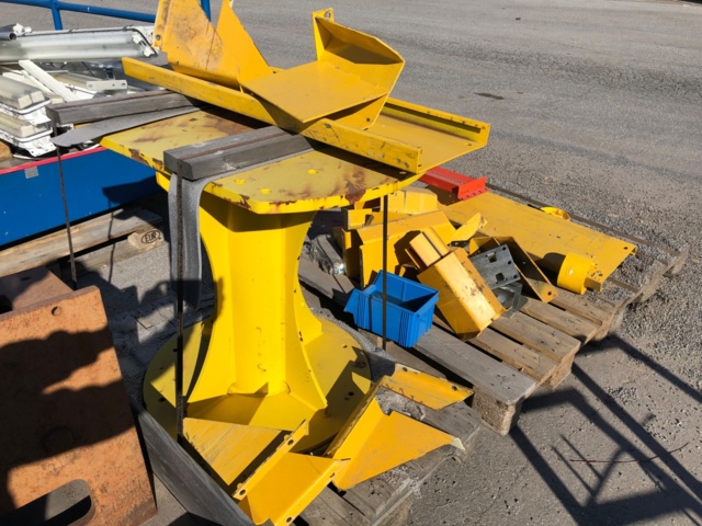 1016330-25 Puominosturi x 2 (250kg ja 125kg, myydään osiksi)