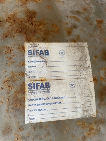 1016579-4 Dieseltank med pump & räkneverk - 20 fot container