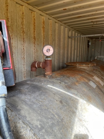 1016579-11 Dieseltank med pump & räkneverk - 20 fot container