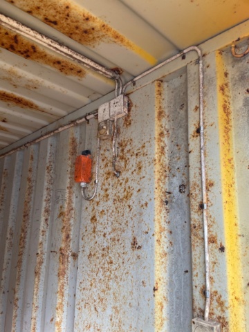 1016579-13 Dieseltank med pump & räkneverk - 20 fot container