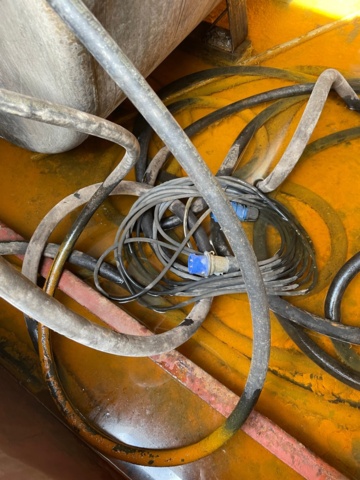 1016579-17 Dieseltank med pump & räkneverk - 20 fot container