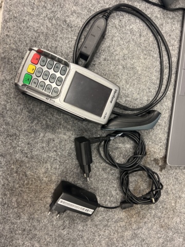 981002-4 Computer, iPad, card reader