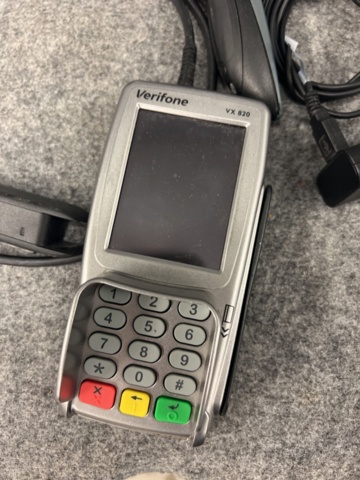 981002-5 Computer, iPad, card reader