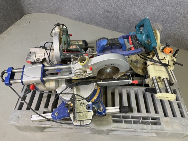 962838-1 Miter saw x3 Makita & Metabo