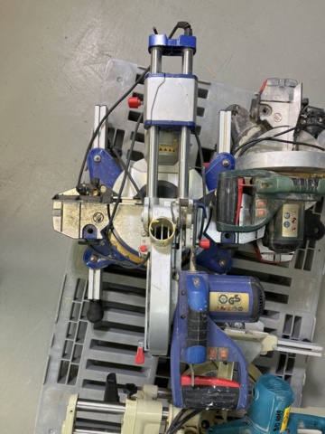 962838-4 Miter saw x3 Makita & Metabo