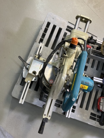 962838-7 Miter saw x3 Makita & Metabo