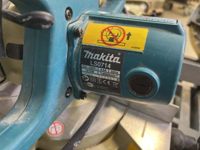 962838-9 Miter saw x3 Makita & Metabo