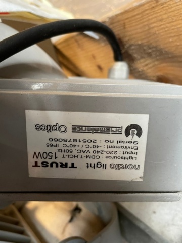 951907-2 Lamps for lighting masts