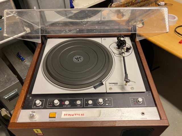 1016839-1 Thorens TD524 levysoitin