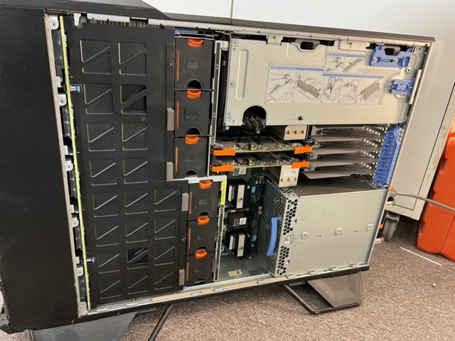 704121-8 Dell PowerEdge VRTX server M630 7x2.0TB 7x1.2TB