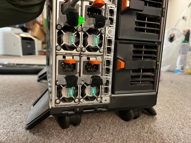 704121-14 Dell PowerEdge VRTX server M630 7x2.0TB 7x1.2TB