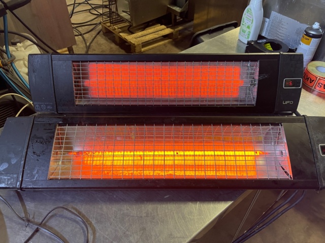 897855-1 2 pcs UFO Heat radiator (infrared heater) approx. 80x20x9 cm. Tested works