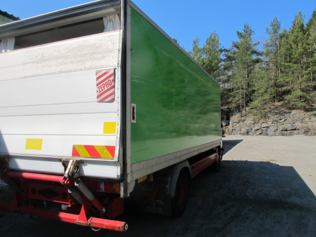 1004650-12 Mercedes-Benz Trucks Atego 5.1 PowerShift 2 - 2004