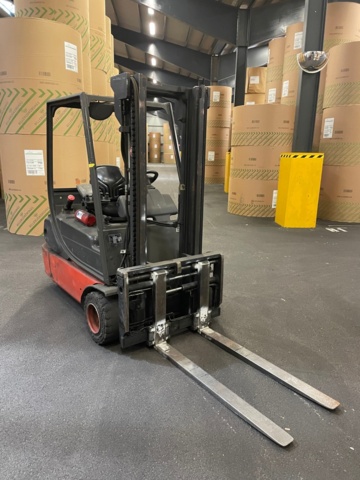 1017775-1 Counterweight tractor Linde E18 - 1999