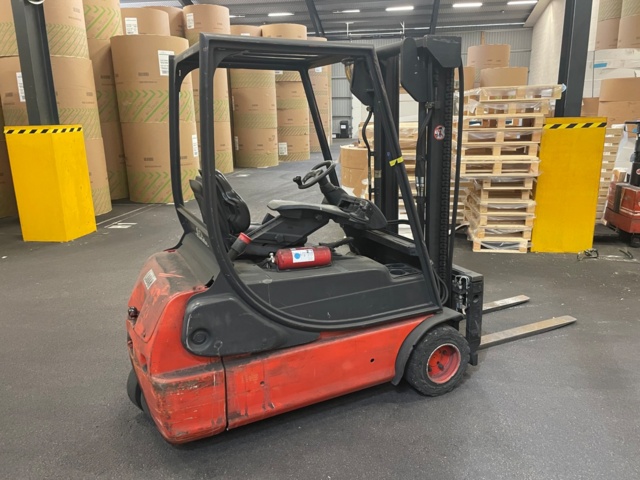 1017775-4 Counterweight tractor Linde E18 - 1999