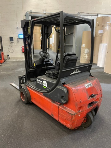 1017775-6 Counterweight tractor Linde E18 - 1999