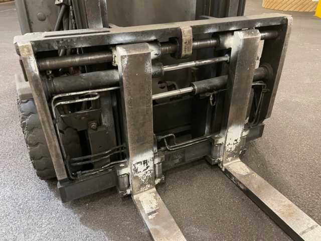 1017775-9 Counterweight tractor Linde E18 - 1999