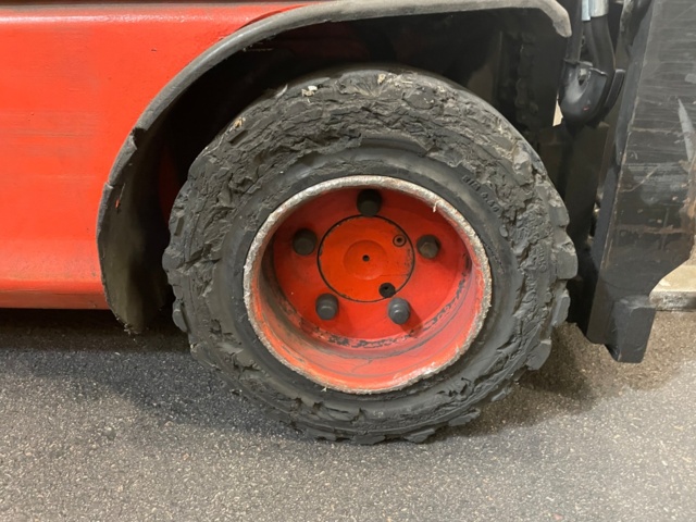 1017775-12 Counterweight tractor Linde E18 - 1999