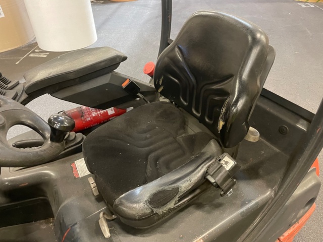 1017775-22 Counterweight tractor Linde E18 - 1999