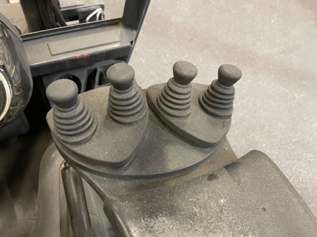 1017775-27 Counterweight tractor Linde E18 - 1999