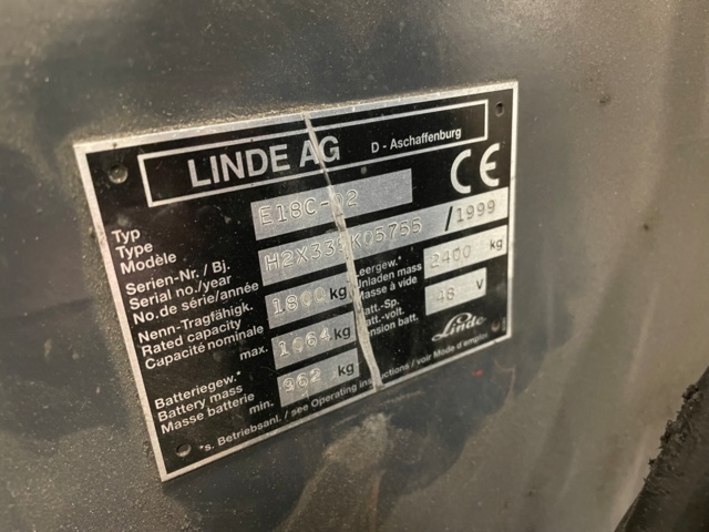 1017775-32 Counterweight tractor Linde E18 - 1999