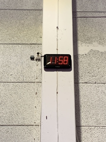 992703-2 Digital clock