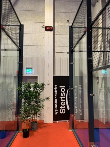 992703-4 Digital clock