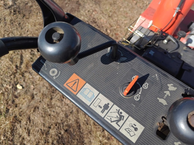 929088-7 Snow blower Ariens ST924 Repair object