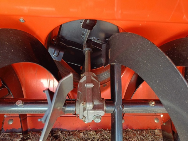 929088-17 Snow blower Ariens ST924 Repair object