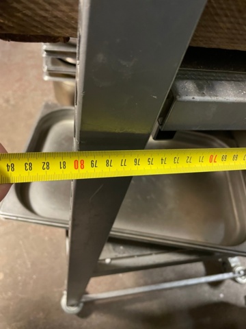 1017967-9 Sheet metal shelf with three shelves on wheels