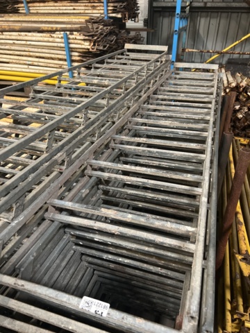 981221-2 Scaffolding stairs, approx. 28 pieces, dimensions 260x43cm