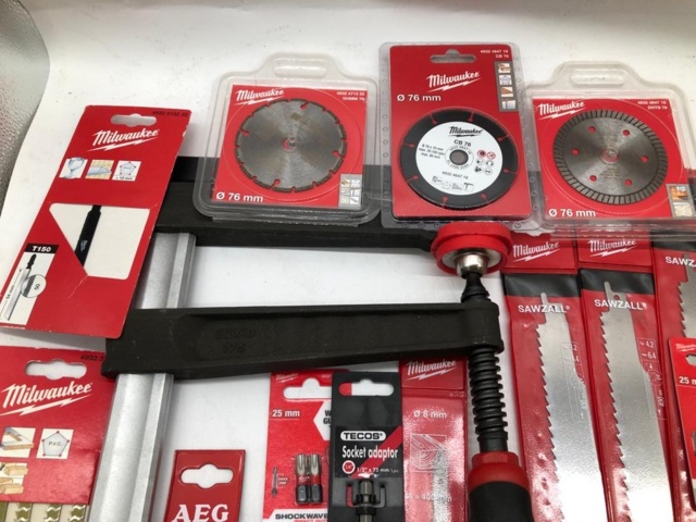 1018995-4 Assortment of construction accessories - Shipping included (L-684)