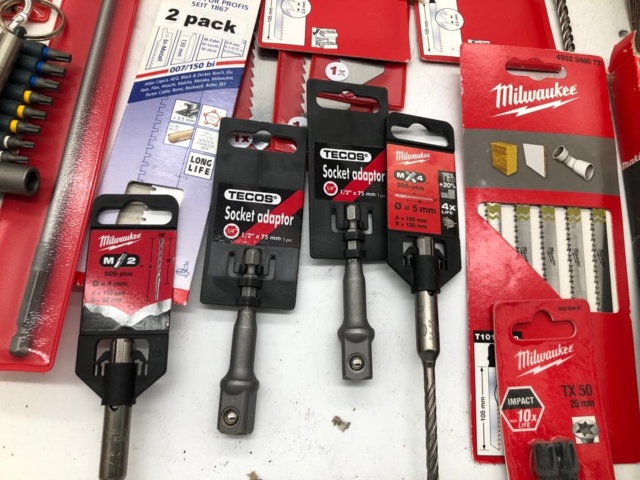 1018995-11 Assortment of construction accessories - Shipping included (L-684)