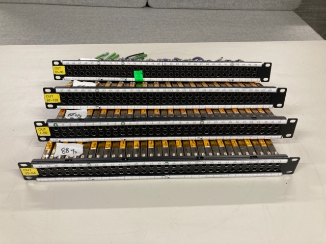 1019482-1 ADC Patch Panel x 4 - Ei pohjahintaa
