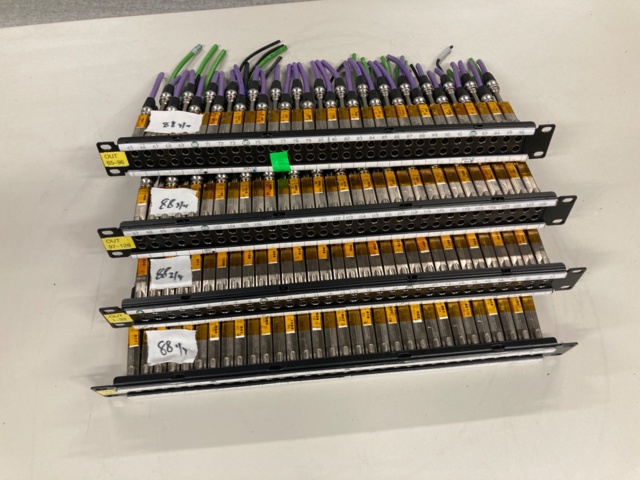 1019482-2 ADC Patch Panel x 4 - Ei pohjahintaa