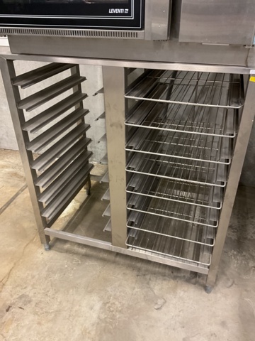 1001867-9 New convection oven Leventi