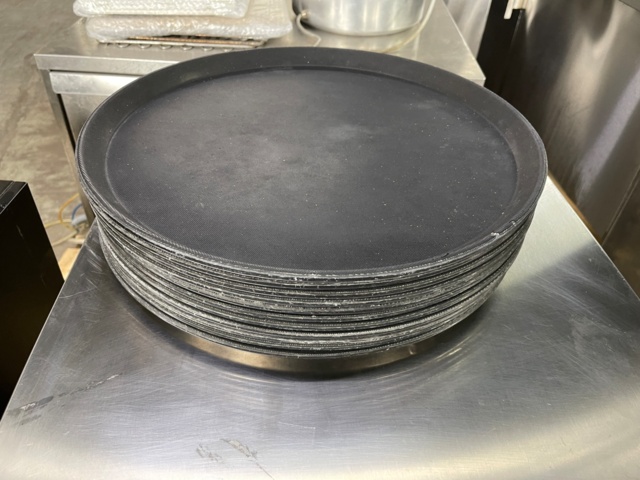 897912-1 11 rubberized serving trays