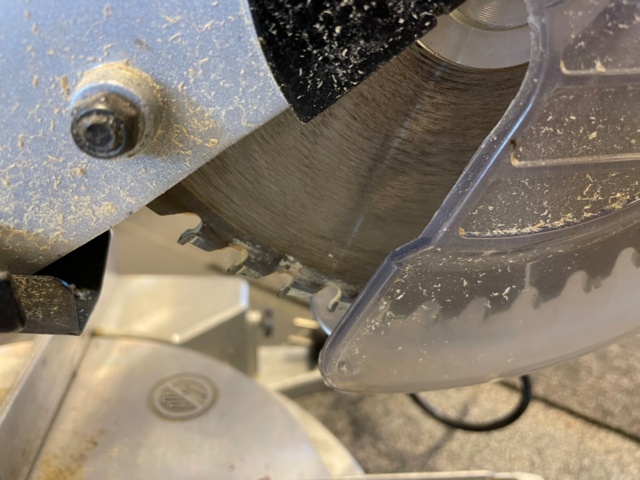 1019037-3 Miter & miter saw Ferm FKZ 210S