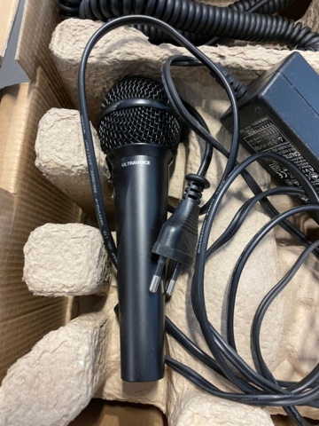 1019041-3 Europort EPA40 with portable PA system and microphone