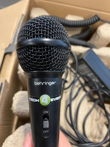 1019041-4 Europort EPA40 with portable PA system and microphone